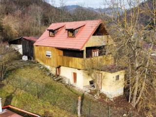 chata-kolarovice-na-predaj