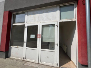 na-predaj-obchodny-priestor-38m2-v-centre-mesta-puchov-1-m