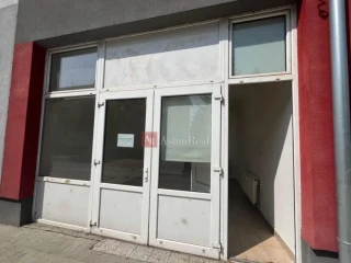na-predaj-obchodny-priestor-38m2-v-centre-mesta-puchov-1-m