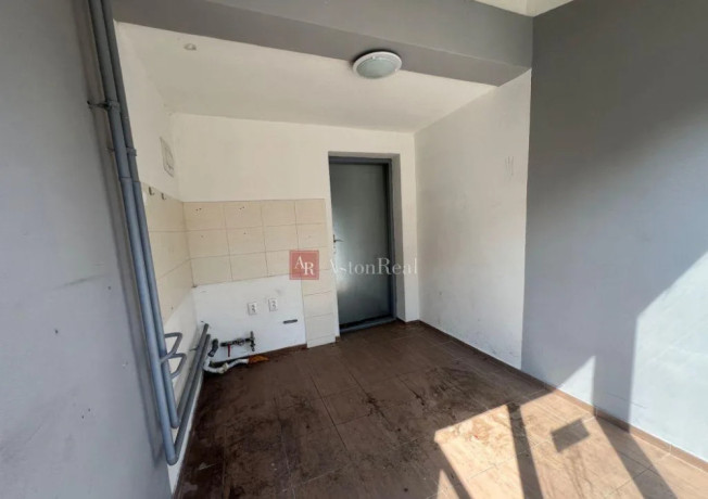 na-predaj-obchodny-priestor-38m2-v-centre-mesta-puchov-1-m-big-2