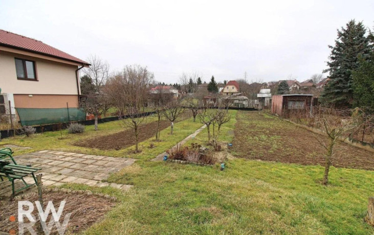 stavebny-pozemok-709-m2-cakankova-ulica-big-2