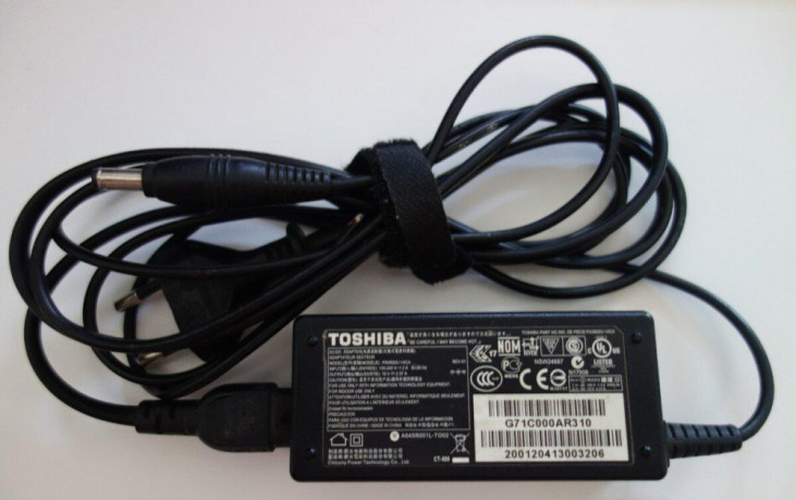 napajacie-adaptery-pre-notebooky-toshiba-big-0