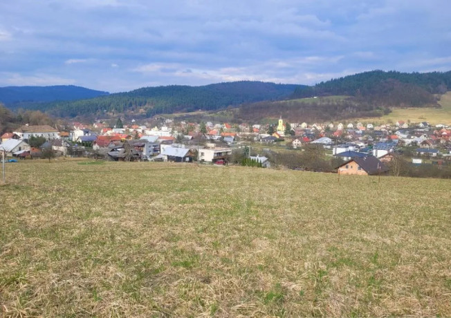 stavebny-pozemok-s-krasnym-vyhladom-nad-obcou-jasenica-pri-big-1