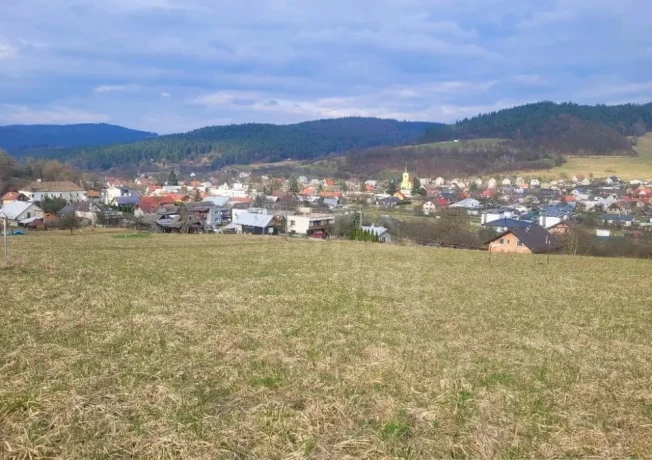 stavebny-pozemok-s-krasnym-vyhladom-nad-obcou-jasenica-pri-big-0