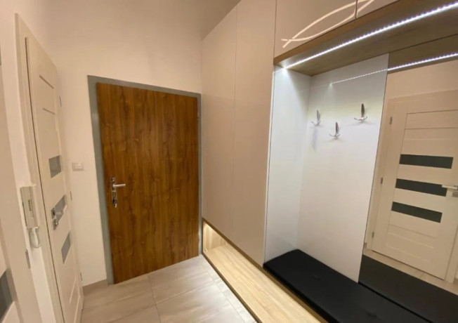 priestranny-2-izbovy-apartman-v-srdci-popradu-s-parkovanim-big-0