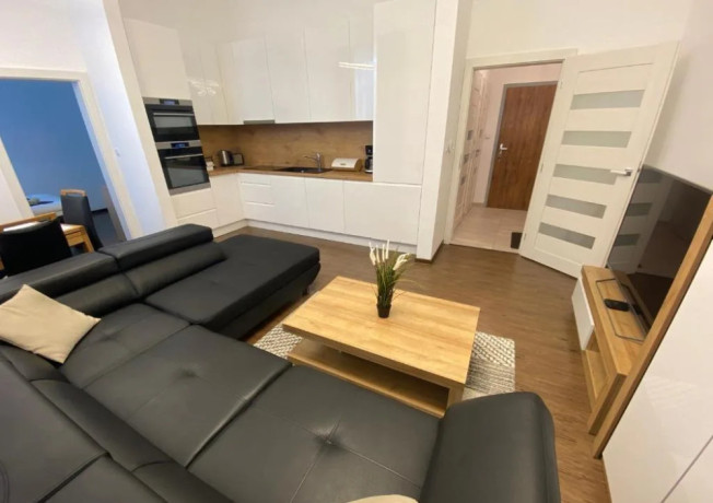 priestranny-2-izbovy-apartman-v-srdci-popradu-s-parkovanim-big-2