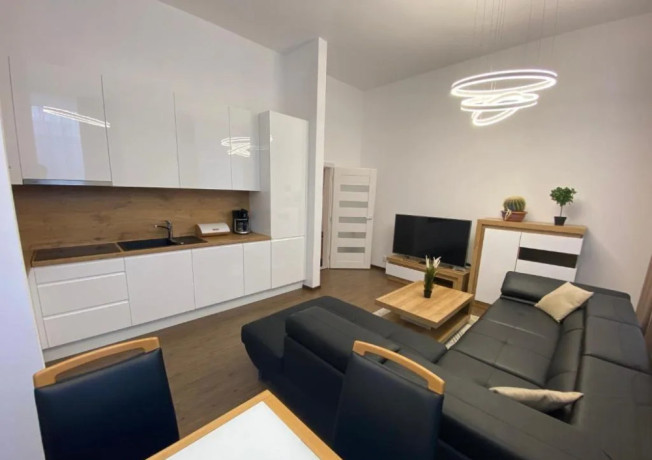 priestranny-2-izbovy-apartman-v-srdci-popradu-s-parkovanim-big-1
