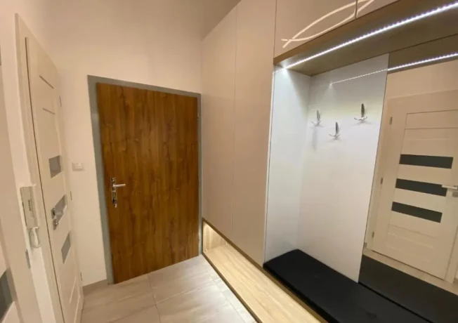 priestranny-2-izbovy-apartman-v-srdci-popradu-s-parkovanim-big-0