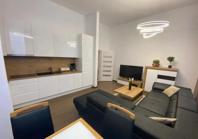 priestranny-2-izbovy-apartman-v-srdci-popradu-s-parkovanim-big-1