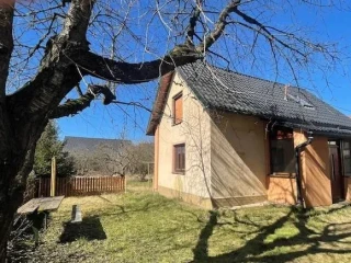 prenajom-zariadeneho-2i-rodinneho-domu-v-centre-brezna
