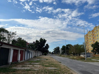garaz-na-prenajom-pri-vahu-dlhodobo