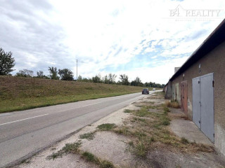 prenajom-19-m2-garaz-ul-ludovita-starka-trencin-zamost