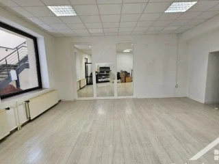 prenajom-prizemneho-priestoru-na-namesti-snp-vo-zvolene-s-pa