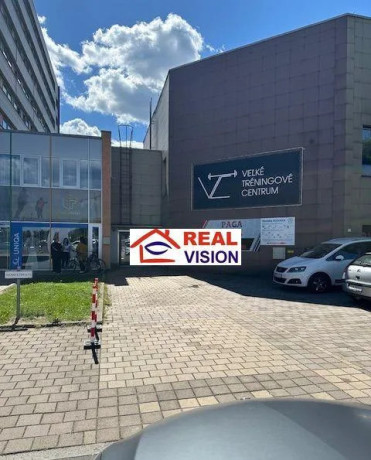 prenajom-obchodne-priestory-40-a-130m2-vhodne-aj-ako-showr-big-0
