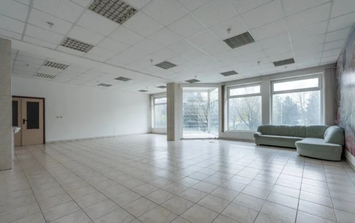 obchodne-priestory-salon-kadernictvo-sluzby-big-1