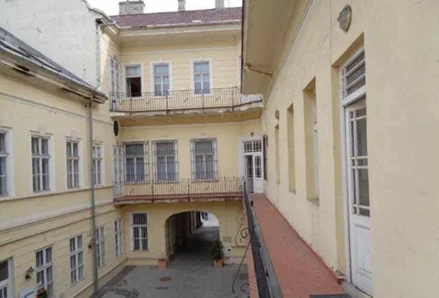 realitykolesar-prenajima-priestor-42m2-hlavna-kosice-big-1