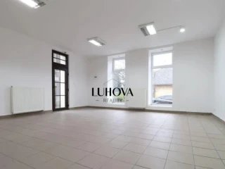na-prenajom-priestor-na-prizemi-v-centre-mesta-puchov