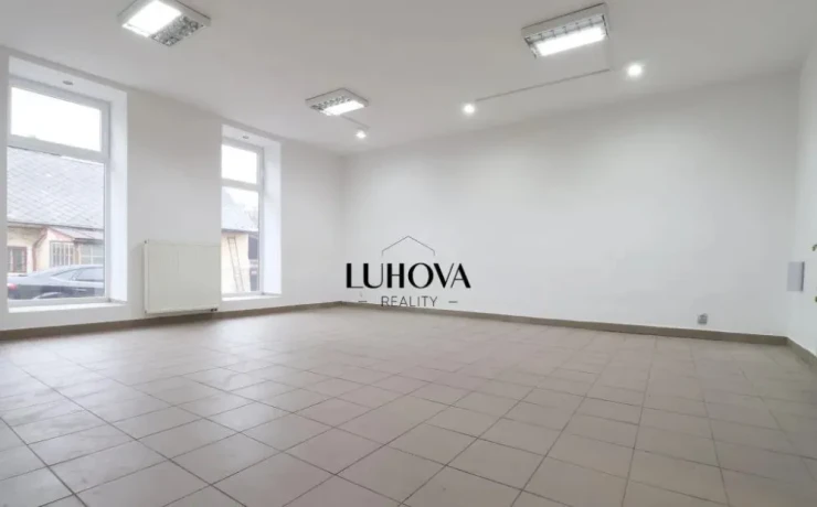 na-prenajom-priestor-na-prizemi-v-centre-mesta-puchov-big-1
