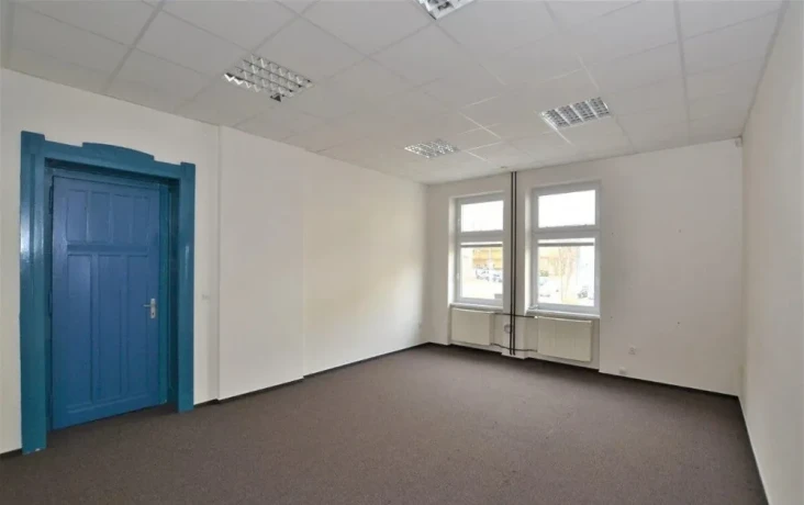 na-prenajom-priestory-29-m2-s-vyhradenym-parkovanim-big-3