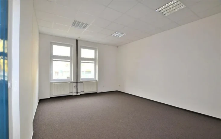 na-prenajom-priestory-29-m2-s-vyhradenym-parkovanim-big-4