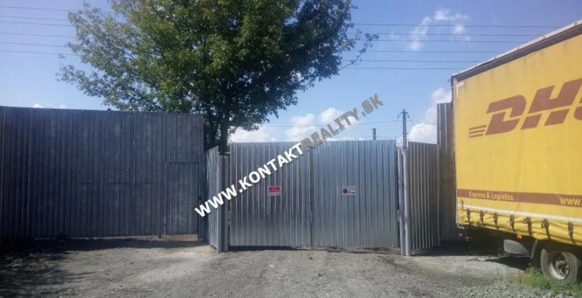 na-prenajom-oploteny-pozemok-704m2-big-0