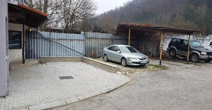 prenajmem-parkovacie-miesta-uhlisko-parkovanie-big-0