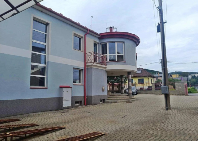 na-prenajom-1350-m2-skladovo-kancelarsky-objekt-b-bystrica-big-0