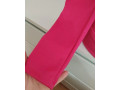 shein-vyrazny-ruzovy-top-s-riasenym-vystrihom-velkost-xs-small-2