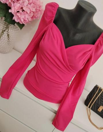 shein-vyrazny-ruzovy-top-s-riasenym-vystrihom-velkost-xs-big-1
