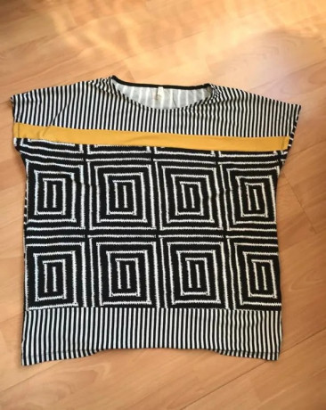 bluza-s-geometrickym-vzorom-bluebelle-big-1