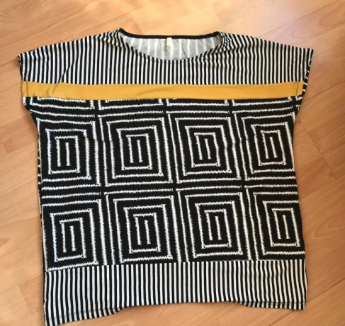 bluza-s-geometrickym-vzorom-bluebelle-big-3