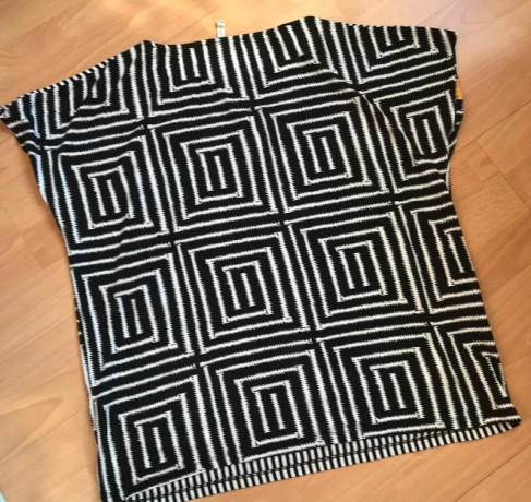 bluza-s-geometrickym-vzorom-bluebelle-big-2