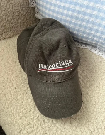 balenciaga-cap-grey-big-0