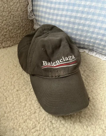 balenciaga-cap-grey-big-1