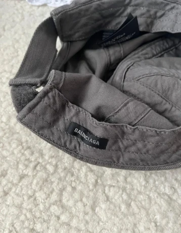 balenciaga-cap-grey-big-3