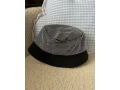 prada-bucket-hat-cierny-small-2