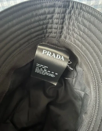 prada-bucket-hat-cierny-big-3