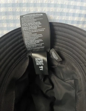 prada-bucket-hat-cierny-big-4
