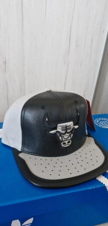siltovka-mitchell-ness-chicago-bulls-big-3
