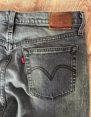 ikonicke-levis-501-damske-dzinsy-m-velkost-big-1