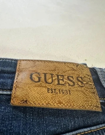 guess-rifle-big-3
