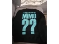momo-za-ocami-small-0