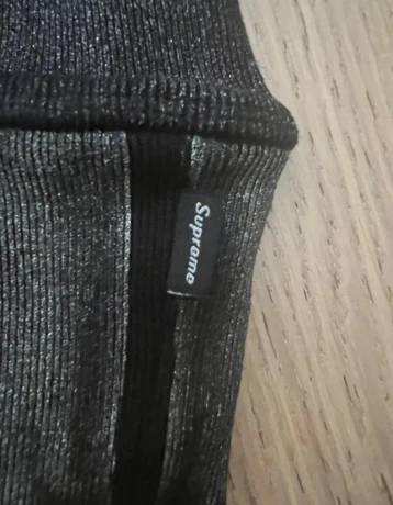 supreme-black-hoodie-big-2