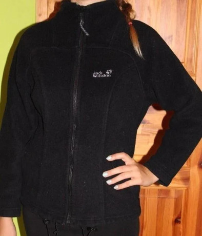cierna-mikina-jack-wolfskin-velkost-s-big-0