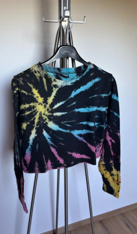 urban-classics-damska-crop-tie-dye-mikina-s-big-0