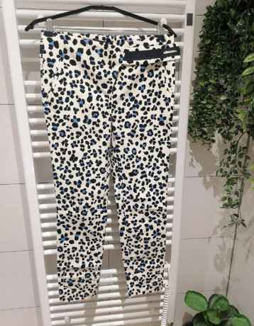 zara-nohavice-s-leopardim-vzorom-big-0