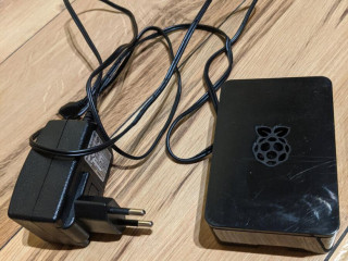 raspberry-pi-2-model-b-v11-box-5v-adapter