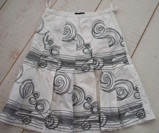 sukna-vero-moda-s-vysivkou-s36-big-0