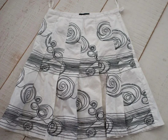 sukna-vero-moda-s-vysivkou-s36-big-0