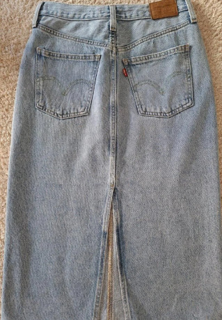 sukna-levis-big-1